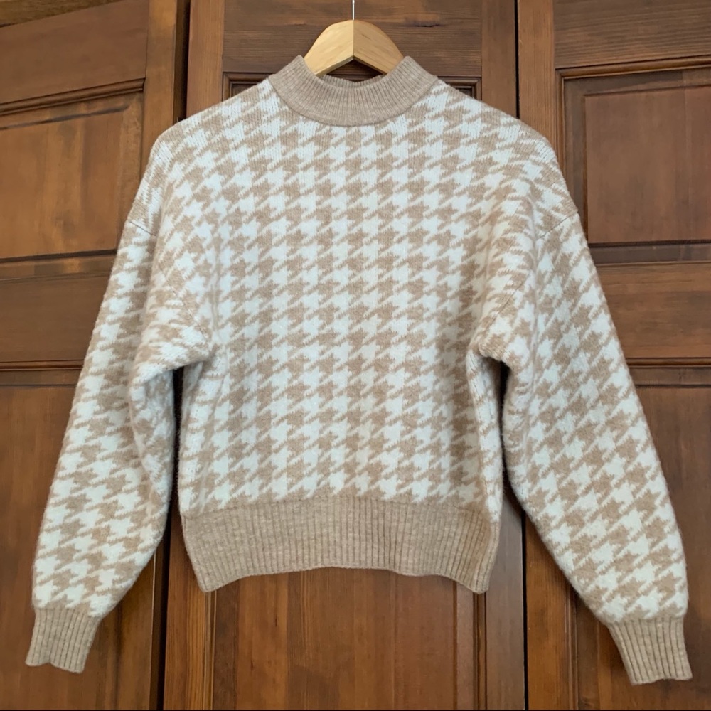 H&M Wool Blend Houndstooth Sweater